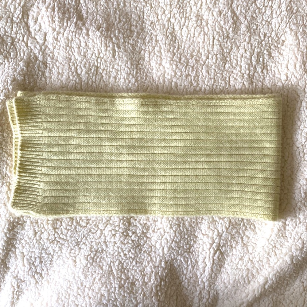 Ann Taylor Women 100% Cashmere Scarf green